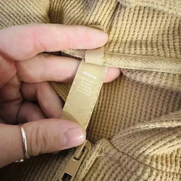 Skims waffle knit cropped jacket size medium - Picture 3 of 3